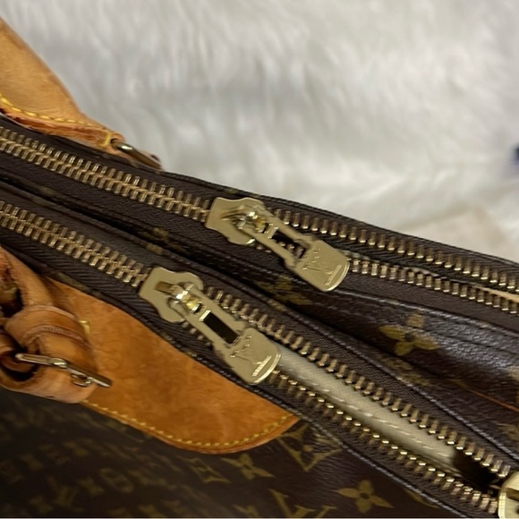 AUTHENTIC LV LUGGAGE POSH AUTHENTICATED - Picture 3 of 7